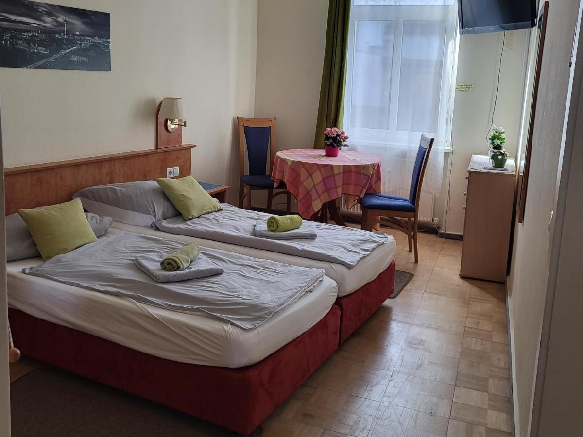 Pension Hubertus Berlin Exteriör bild