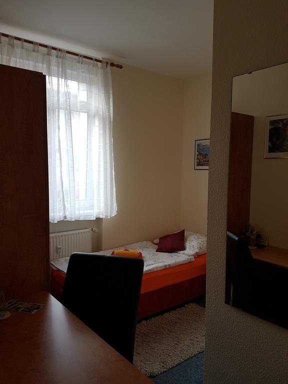 Pension Hubertus Berlin Exteriör bild